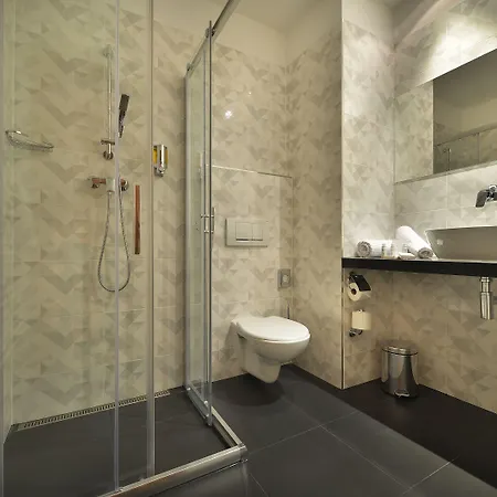 Ramada Airport 4* Prag