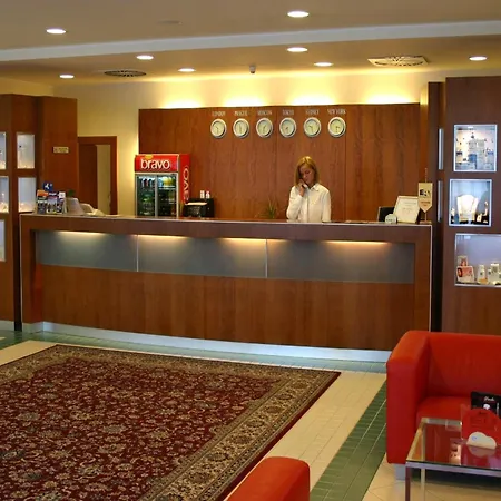 Hotell Ramada Airport Prag