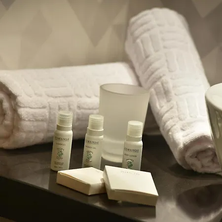 Ramada Airport Hotel Prague