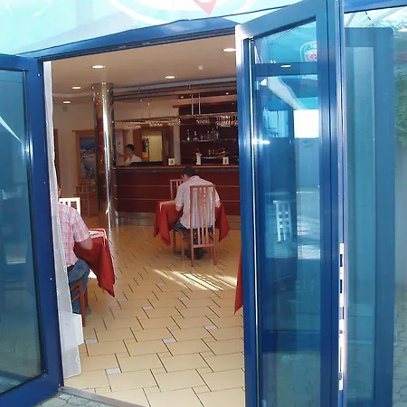 מלון Ramada Airport