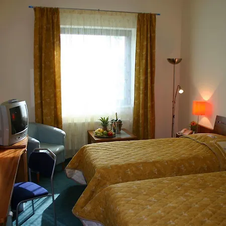 מלון Ramada Airport