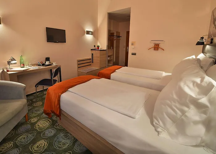 Ramada Airport Hotell 4*