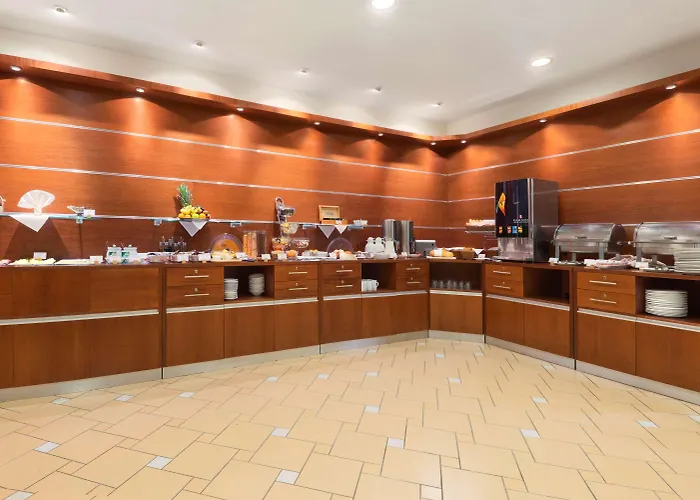 Ramada Airport Hotell 4*
