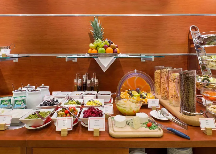 Ramada Airport 4*