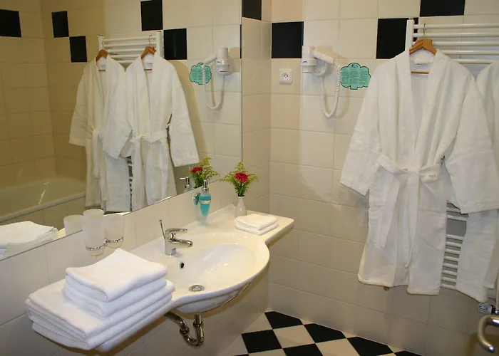 Ramada Airport Hotell 4*