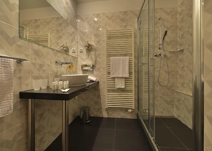 Ramada Airport Hotell 4*