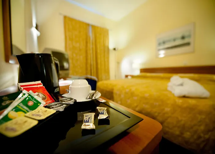 Ramada Airport 4*