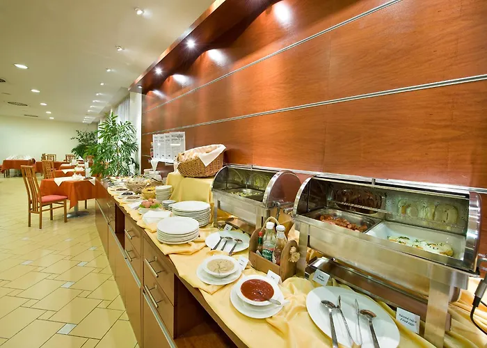Ramada Airport Hotell