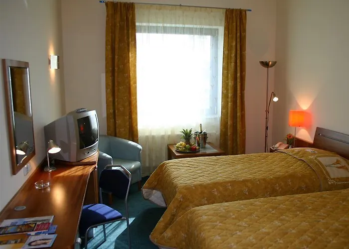 Ramada Airport Hotell 4*