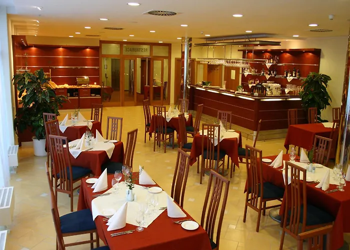 Ramada Airport 4*