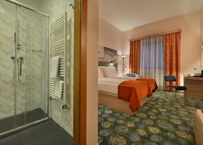 Hotell Ramada Airport 4*