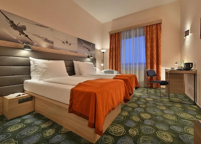 Hotell Ramada Airport 4*