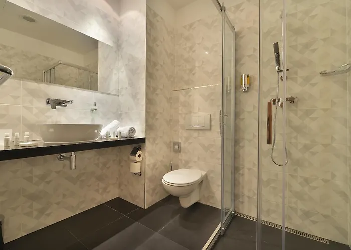 Hotell Ramada Airport 4*