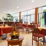 Ramada Airport Otel 4*