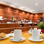 Otel Ramada Airport Prag