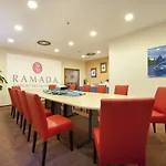 Hotel Ramada Airport
