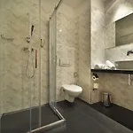 Ramada Airport 4* Prag