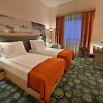 Ramada Airport Otel