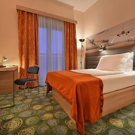 Hotel Ramada Airport
