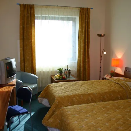 Ramada Airport