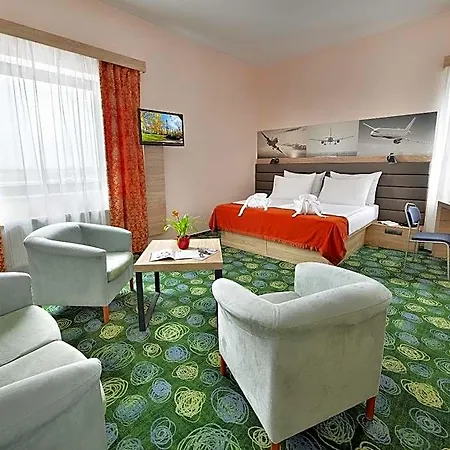 Ramada Airport Hotel Praga