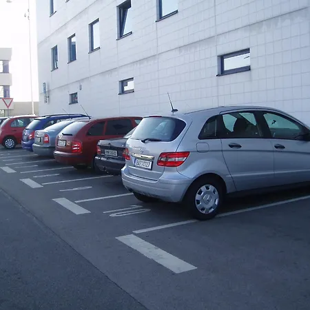 Ramada Airport Hotel 4*