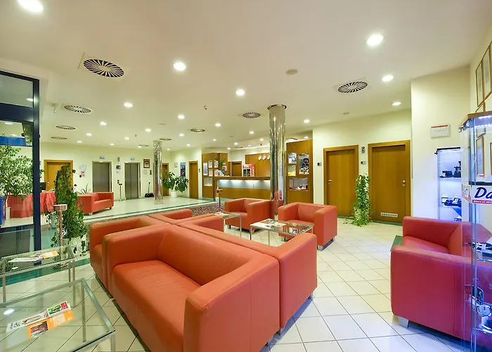 Ramada Airport Szálloda