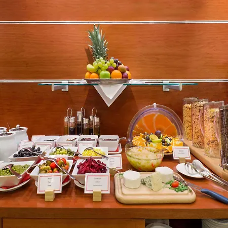 Ramada Airport 4*