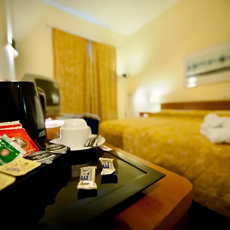 Ramada Airport 4*
