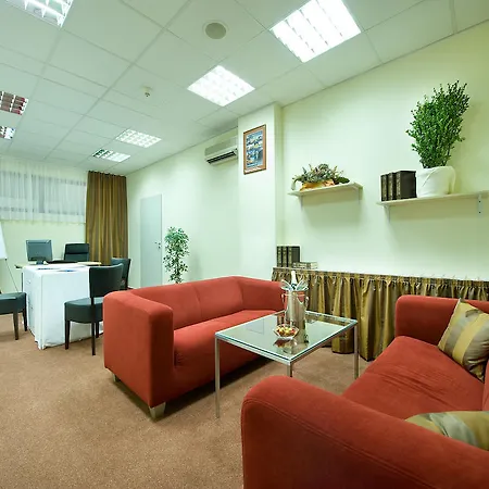 Ramada Airport 4* Прага